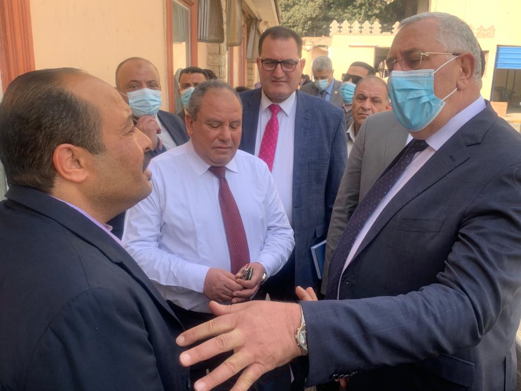 وزير الزراعة يقوم بزيارة مفاجئة لهيئة التعمير والتنمية الزراعية 