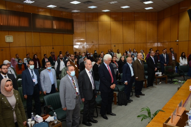 جامعة أسيوط تشهد انطلاق اليوم العلمى الرابع للمشيمة الملتصقة.. بالصور