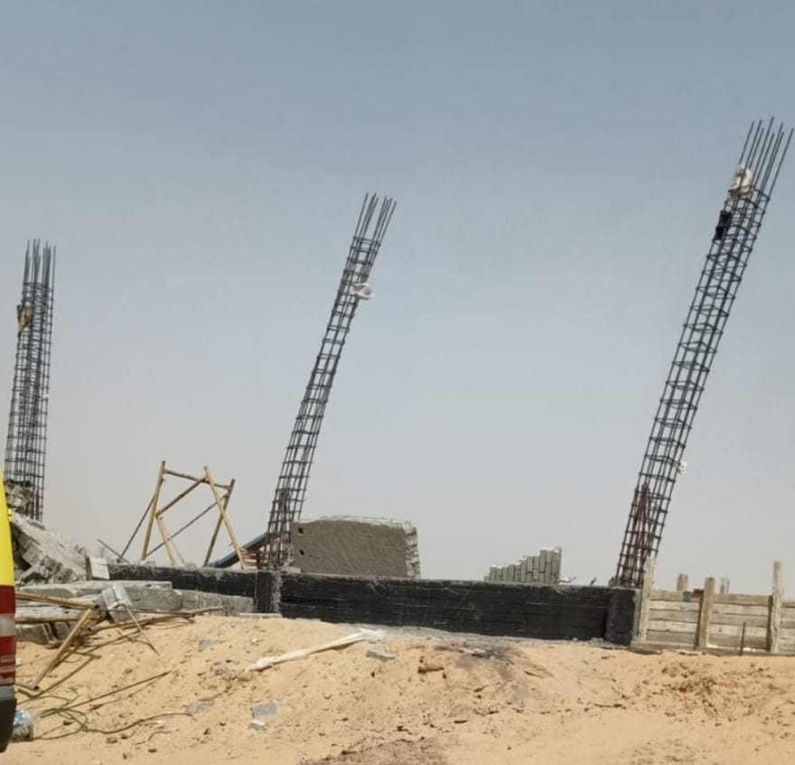 بالصور والاسماء.. تعرف على ضحايا حادث&nbsp;انهيار سور مصنع على ٥ عمال بالعاشر&nbsp;