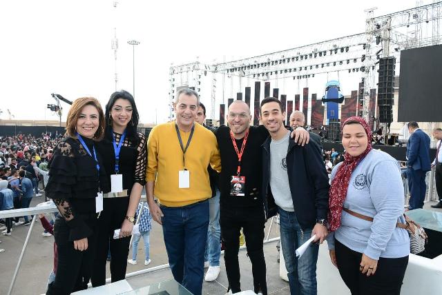 مارسيلو والعسيلي يشعلان الجزء الأول من حفل الأكاديمية البحرية 