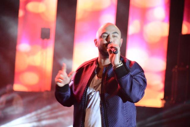 مارسيلو والعسيلي يشعلان الجزء الأول من حفل الأكاديمية البحرية 