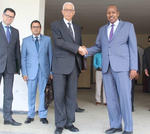 نائب وزير الخارجية يبحث التعاون المشترك مع عدد من وزراء الحكومة الصومالية