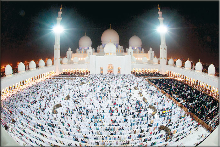 جامع الشيخ زايد الكبير .. عبقرية التصميم وفخامة البناء