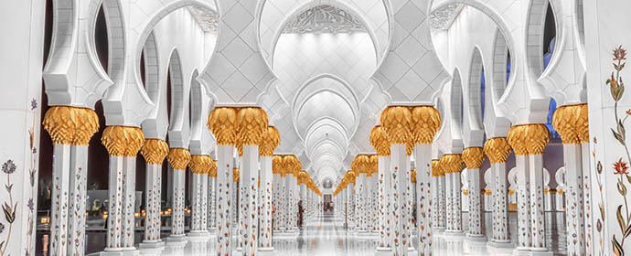جامع الشيخ زايد الكبير .. عبقرية التصميم وفخامة البناء