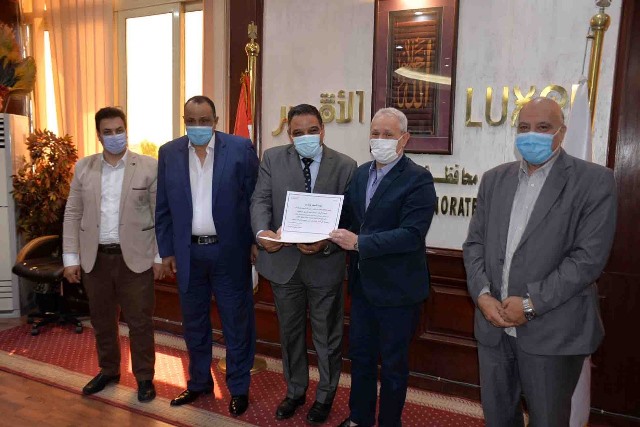 محافظ الأقصر يشدد علي تطبيق الاجراءات الاحترازية خلال الاعياد