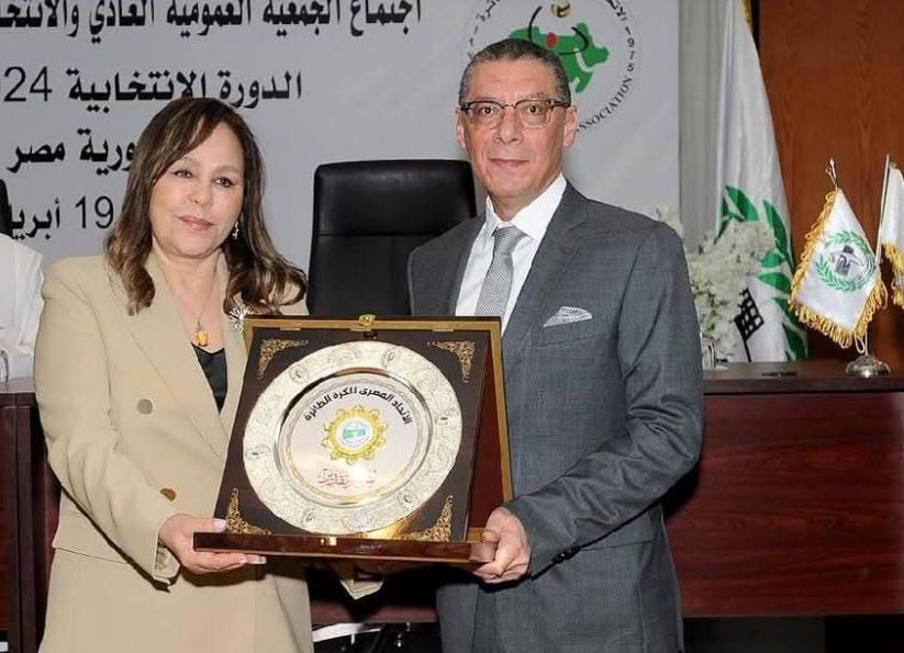  ياسر قمر رئيس الاتحاد المصري للكرة الطائرة
