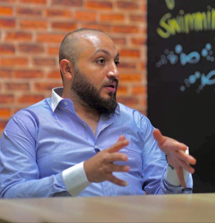 الكاتب فادي عزمي