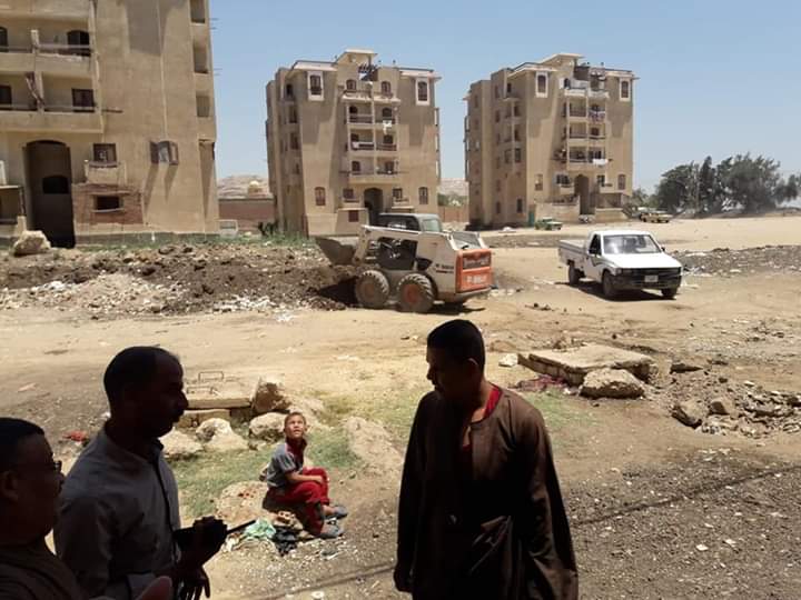 بالصور - تنفيذ حملات نظافة بقري مركز أسيوط 