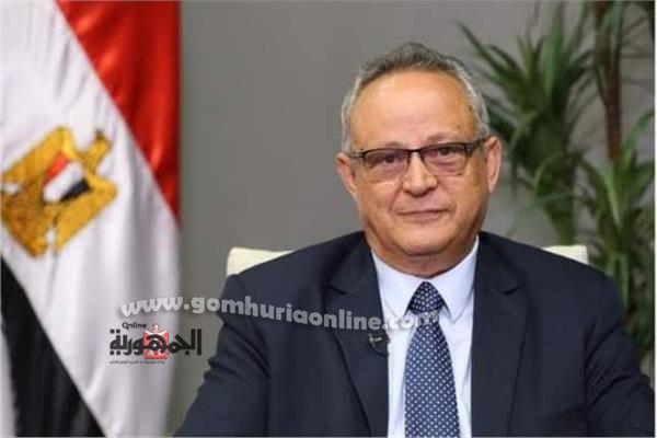 الدكتور أحمد زايد