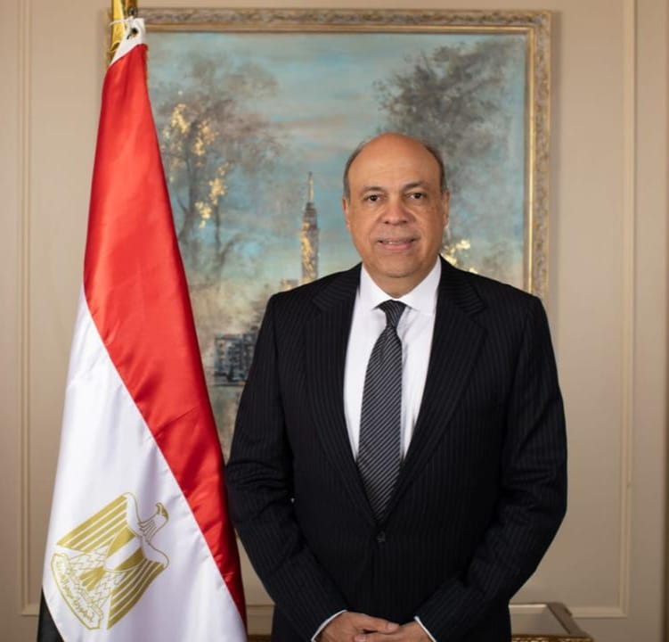 الدكتور طيار سامح الحفني وزير الطيران المدني