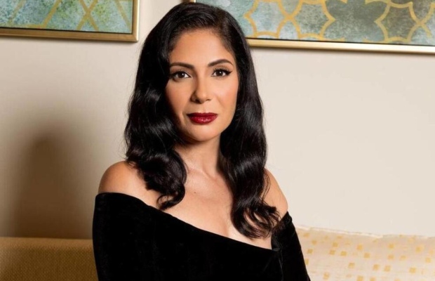 الفنانة منى زكى