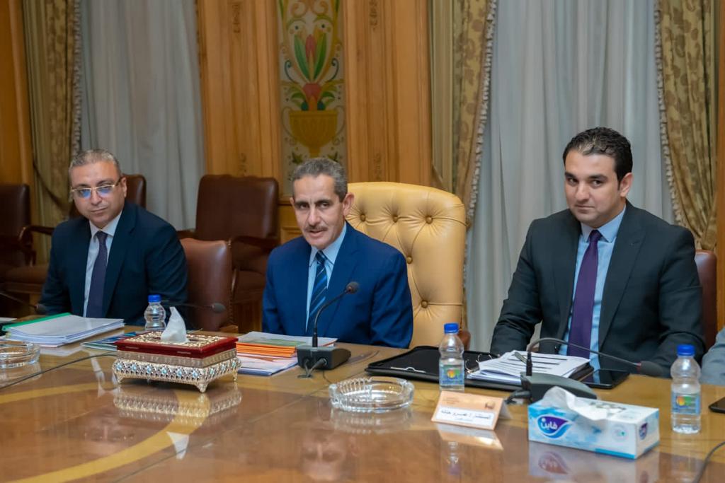 وزير الإنتاج الحربى يلتقى محافظ الغربية لمتابعة موضوعات التعاون 