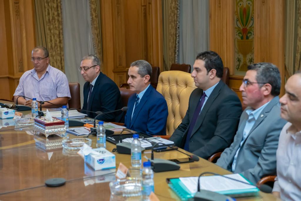 وزير الإنتاج الحربى يلتقى محافظ الغربية لمتابعة موضوعات التعاون 