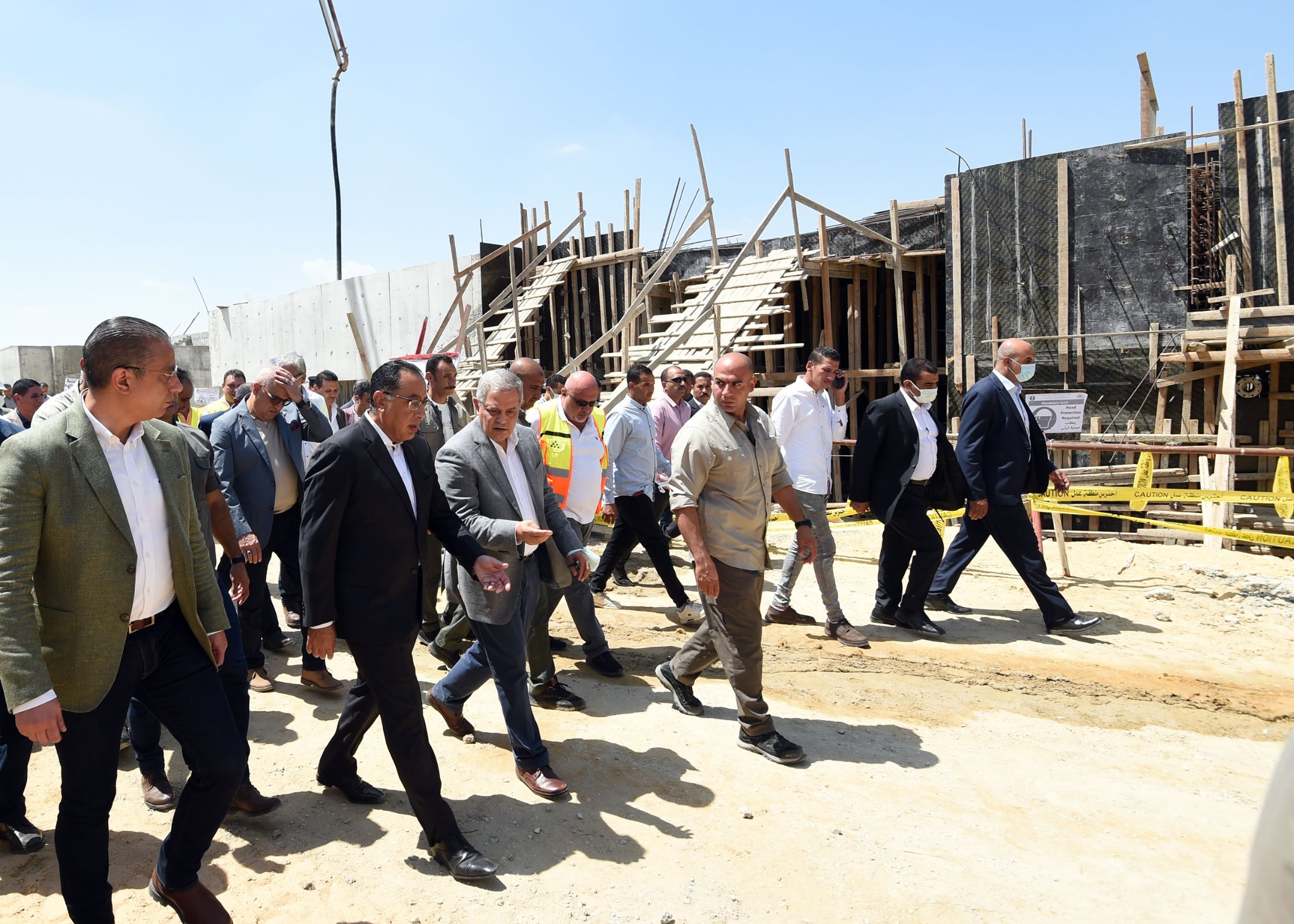 رئيس الوزراء يتفقد أعمال توسعات محطة تنقية مياه الشرب بقرية العزب