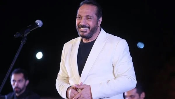 الفنان الكبير على الحجار