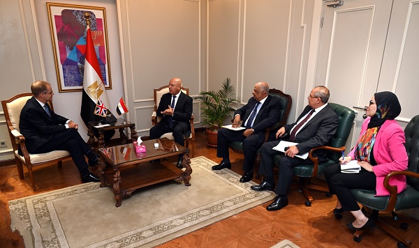 كامل الوزير والسفير البريطاني في مصر