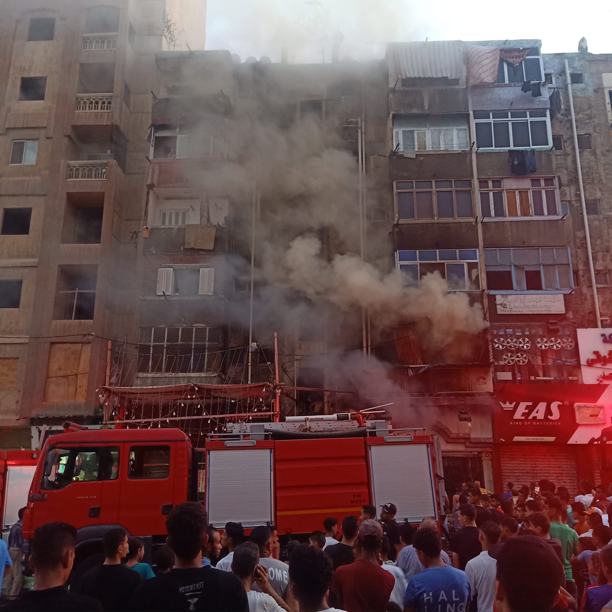 5 سيارات إطفاء للسيطرة علي حريق الورديان غرب الإسكندرية