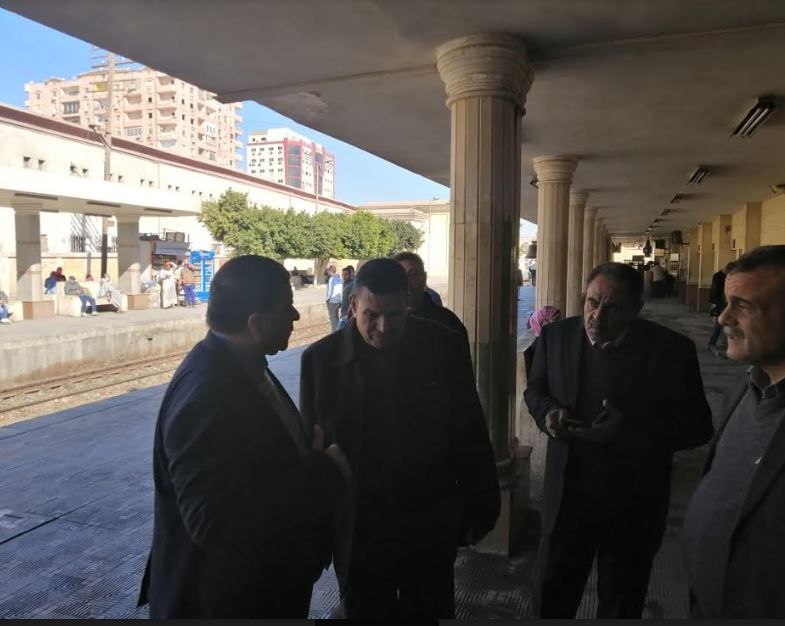 رسلان يتابع انتظام حركة مسير القطارات بمحطة وبرج اشارات التشغيل ببنى سويف