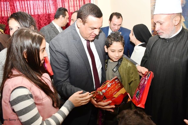 أهالى البحيرة يشاركون المسيحين احتفالاتهم بعيد الميلاد المجيد.. بالصور