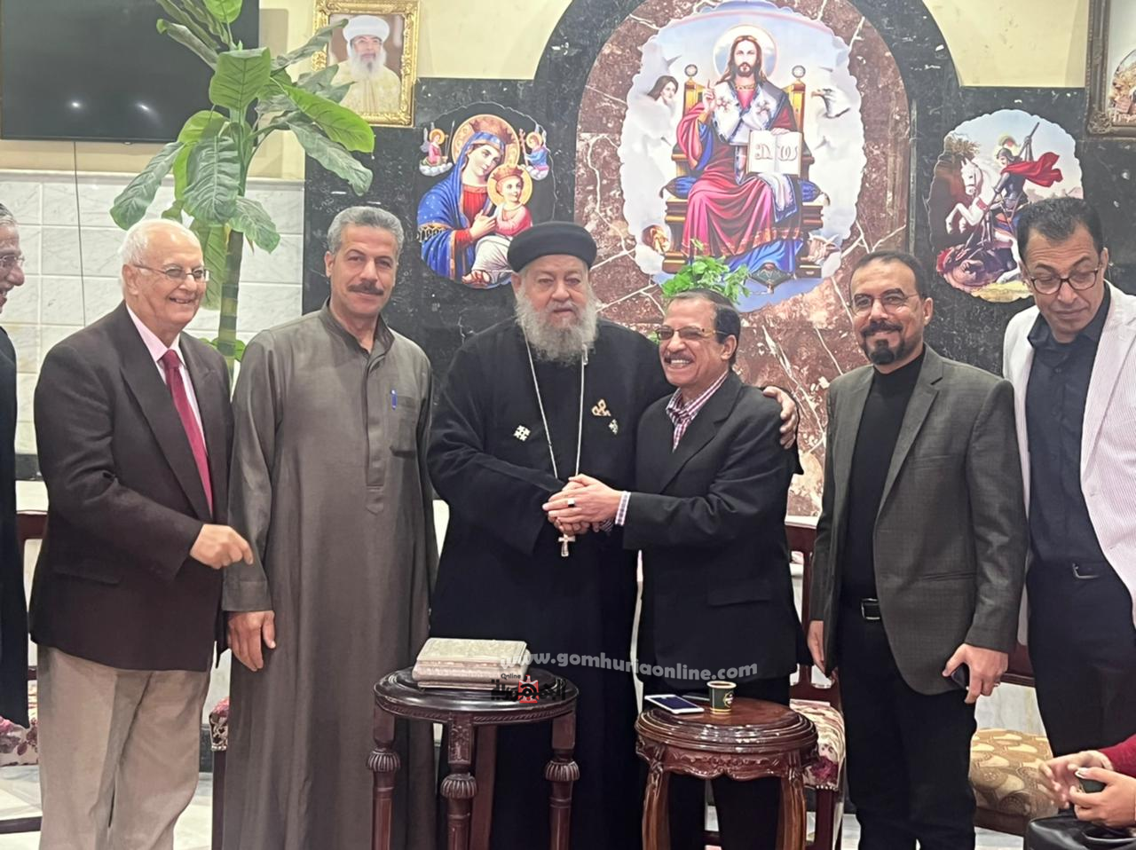 القمص بنيامين حليم يستقبل المهنئين بعيد الميلاد المجيد