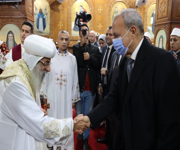محافظ القليوبية يشهد قداس عيد الميلاد المجيد بكنيسة السيدة العذراء ببنها
