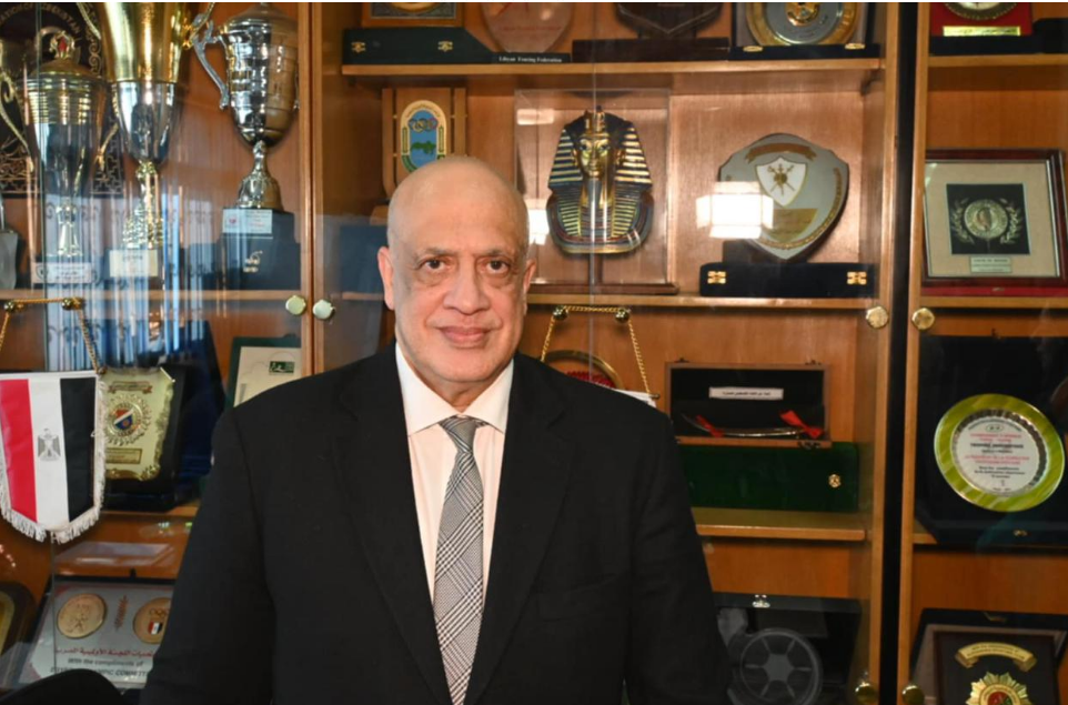 طارق الحسيني رئيس الاتحاد المصري للسلاح