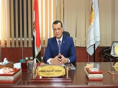 الدكتور محمد السيد وكيل وزارة التربية والتعليم بسوهاج