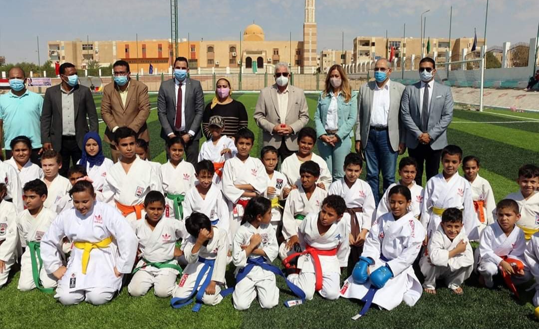 محافظ جنوب سيناء يفتتح ملعب قانوني بطور سيناء 