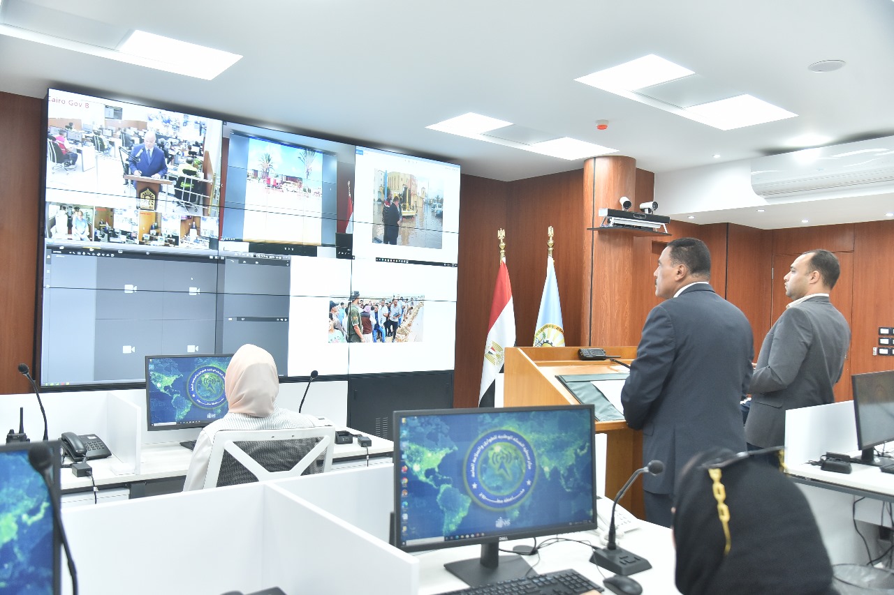 محافظ مطروح يشيد بدور مركز السيطرة للطوارئ والسلامة العامة بمطروح
