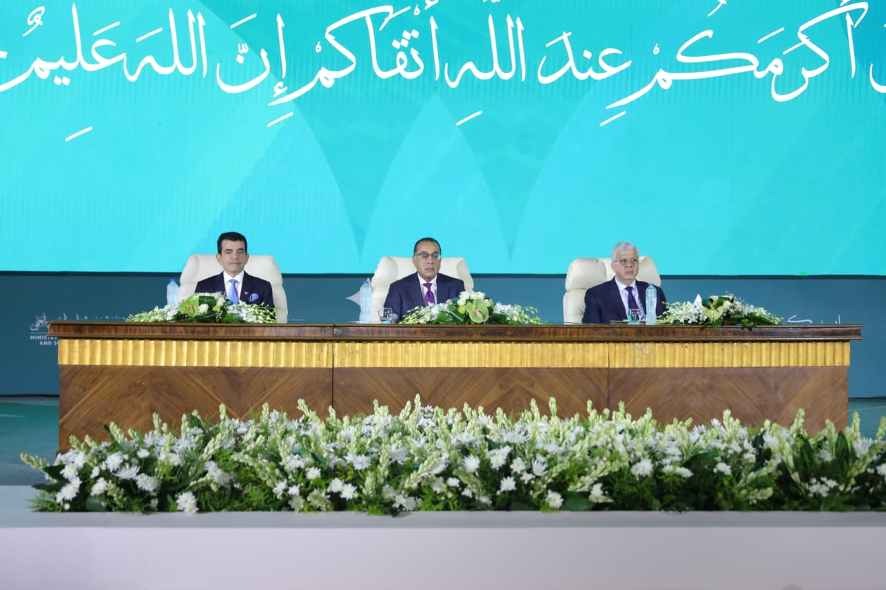  عاشور: تقديم 100 منحة رئاسية لدعم المواهب بدول العالم الإسلامي