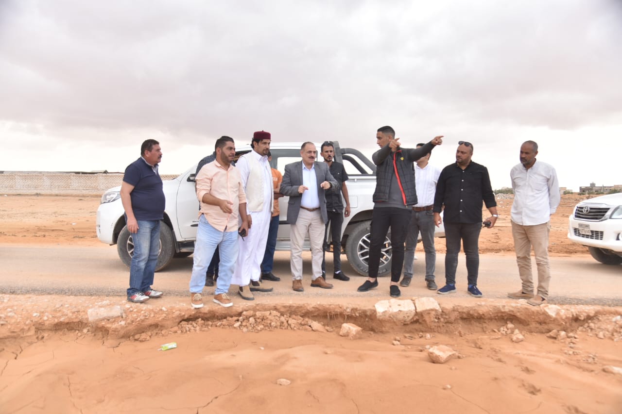 محافظ مطروح يتابع المناطق المتضررة من السيول 