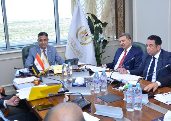  وزير التموين