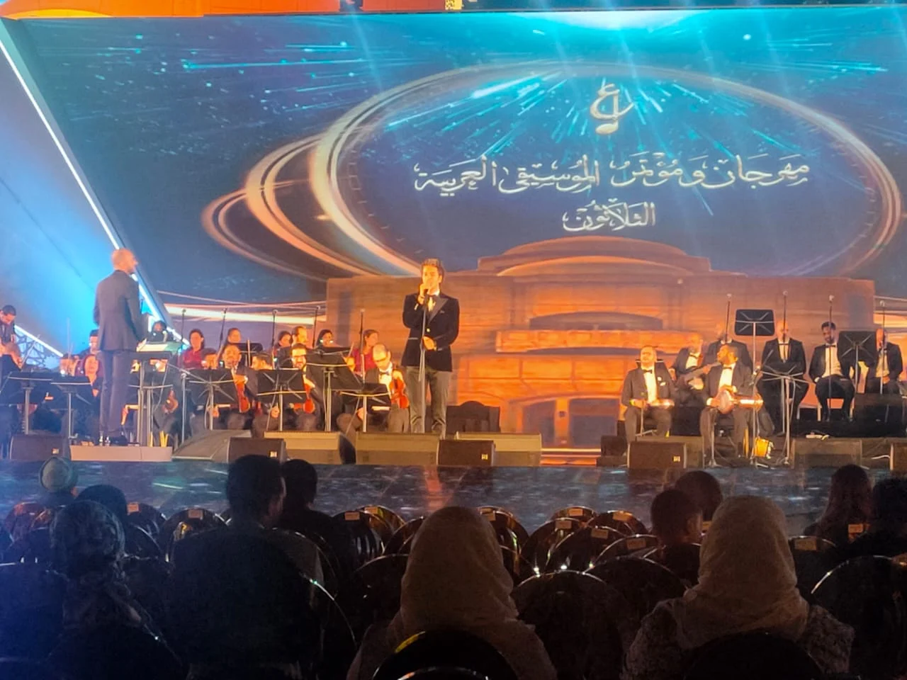 محمد محسن يغازل جمهور الموسيقي العربية ب