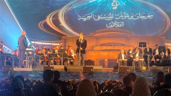محمد محسن يغازل جمهور الموسيقي العربية ب