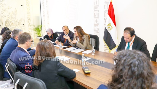 وزيرة التنمية المحلية تبحث مع وفد مقاطعة بافاريا الألمانية مجالات التعاون المشترك