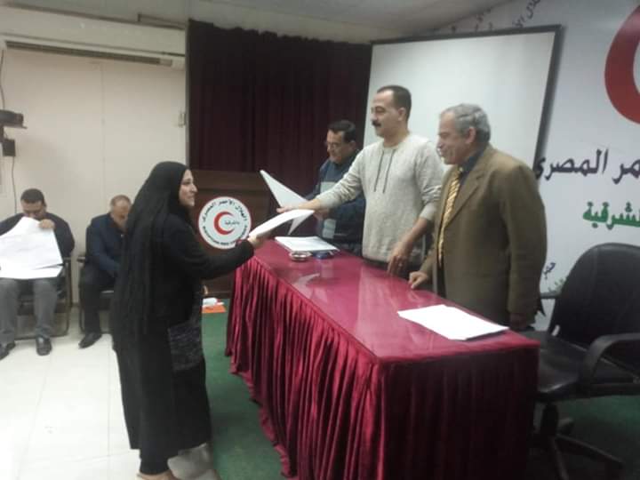 الهلال الاحمر ينتهى من دورة الاسعافات الاولية لموظفى كهرباء الشرقية.. صور