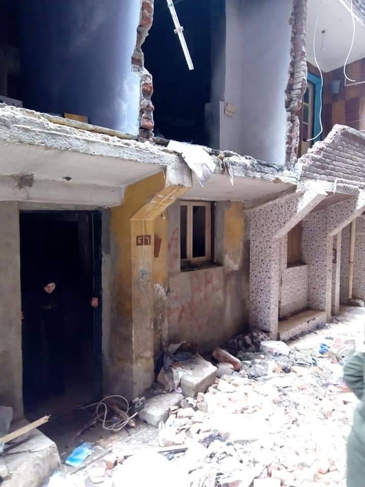 بسبب 