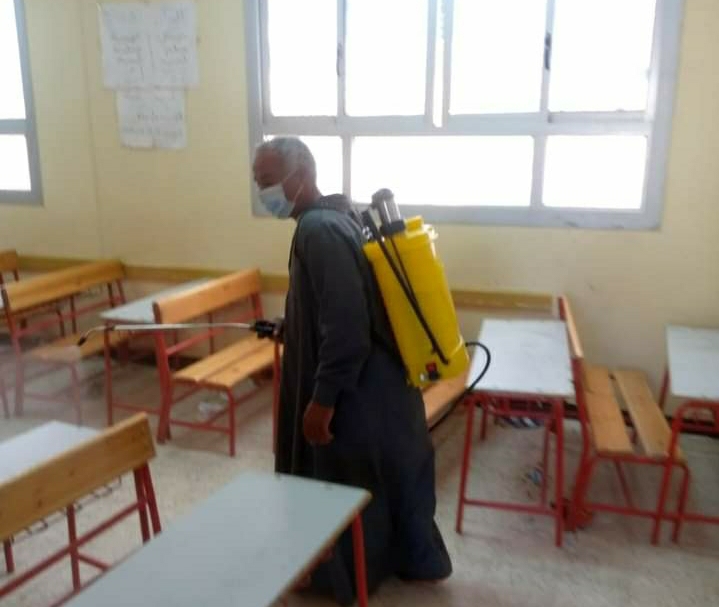 تكثيف أعمال النظافة والتعقيم داخل اللجان