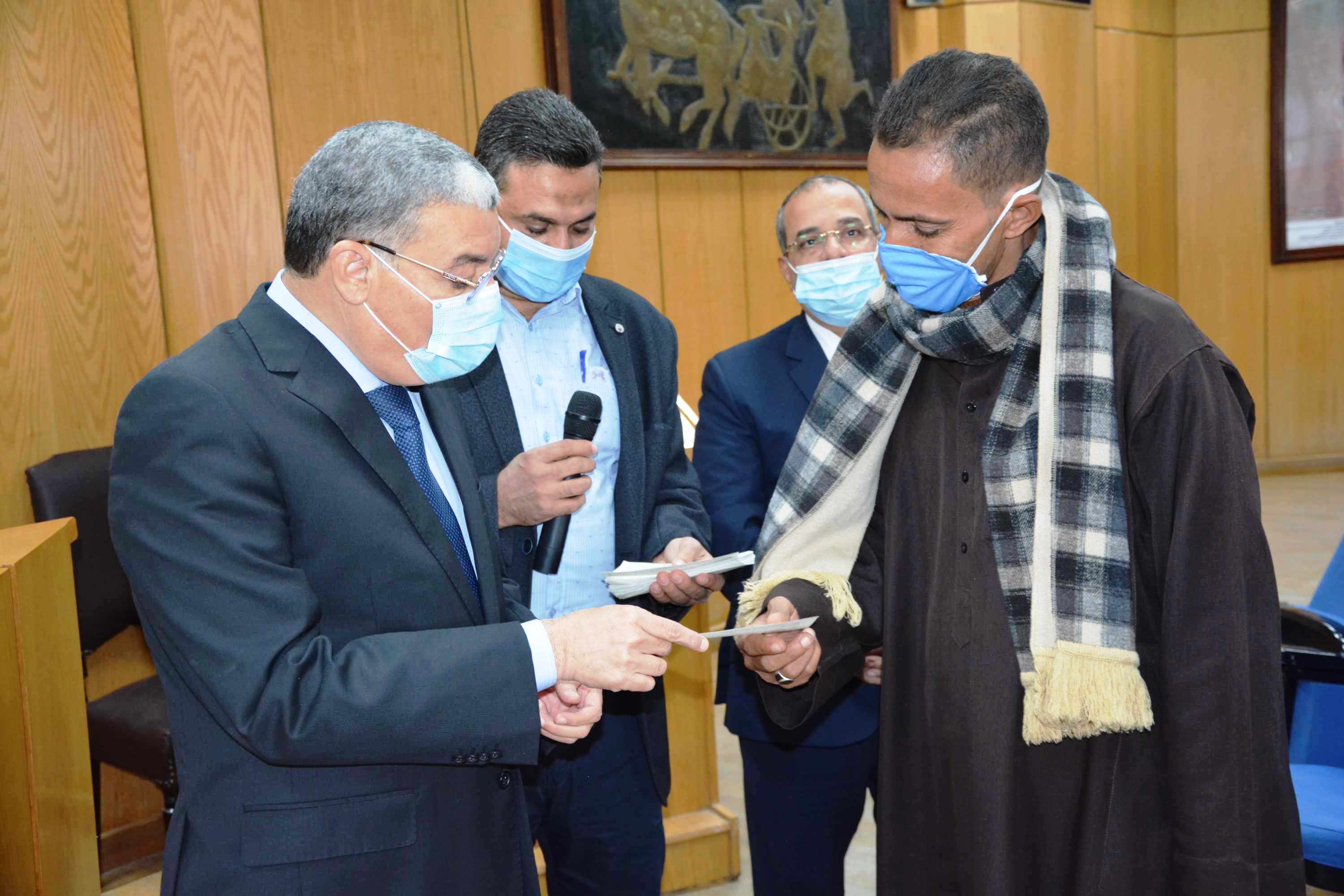 مشروعات صغيرة للاسر الاكثر احتياجا بالمنيا 