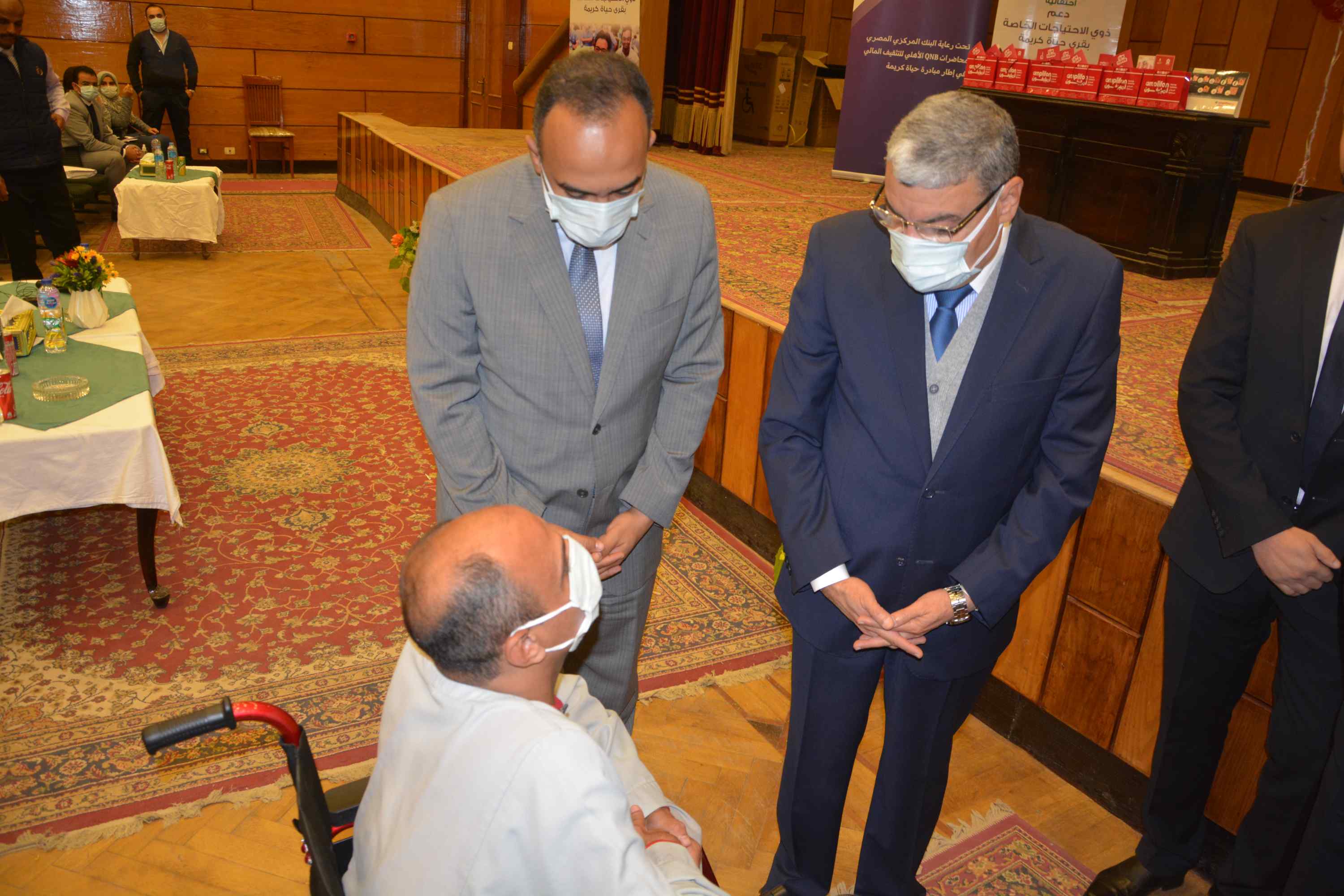 محافظ المنيا يسلم اجهزة تعويضية لذوى الهمم من ابناء القرى الاكثر احتياجا