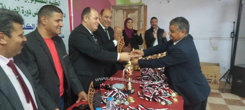 تسليم دروع وميدليات بطولة دورة الصداقة لمعاهد وسط الدلتا 2022 / 2023
