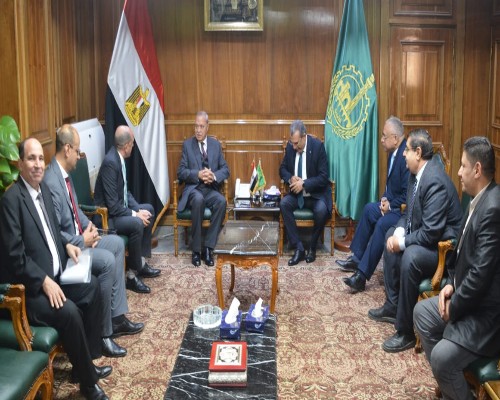 محافظ القليوبية يستقبل أعضاء البنك الزراعي المصري 