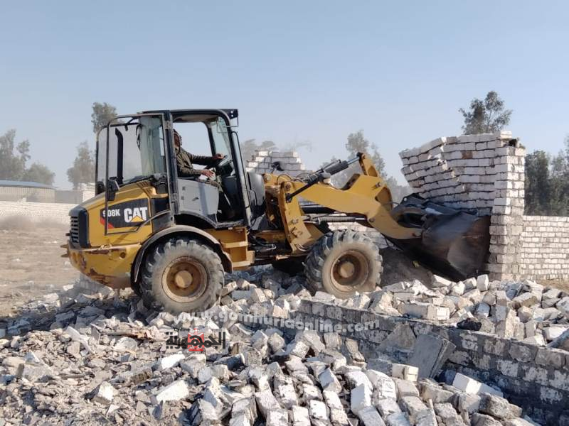 محافظ المنوفية : إزالة فورية لـ 6 حالات تعدي علي الأراضي الزراعية وأملاك الدولة في شبين الكوم وقويسنا والسادات 