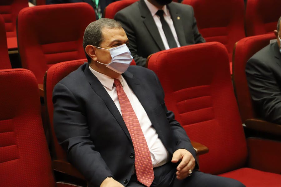 سعفان يسلم 59 شهادة إتمام الدورات التدريبية مجانا علي مهن التفصيل والطباعة 