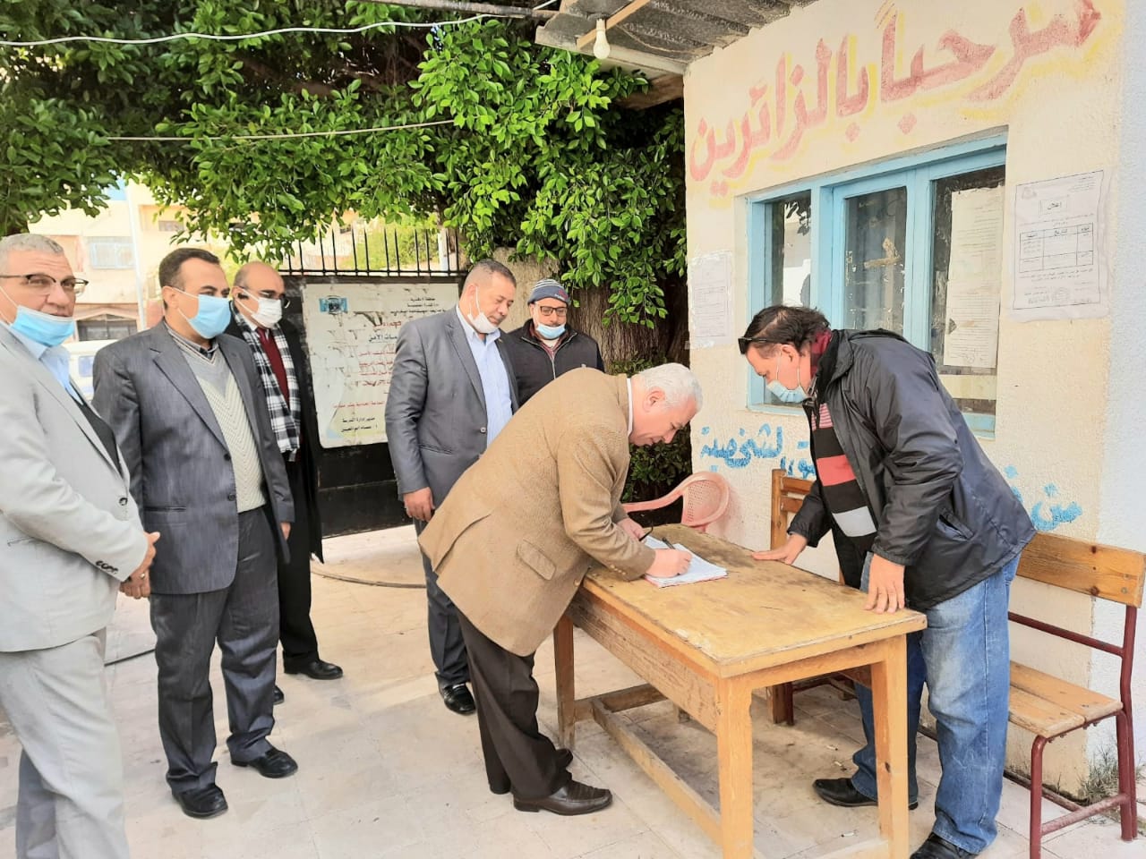 مدير تعليم الإسكندرية يتفقد اعمال كنترول تصحيح الشهاده الاعداديه