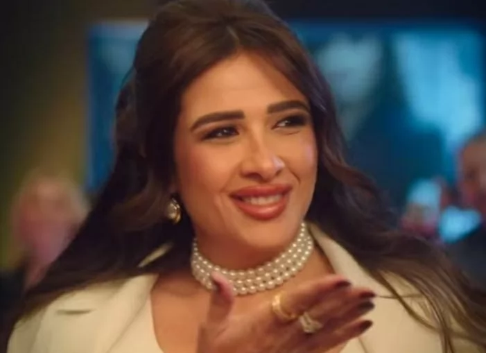 ياسمين عبد العزيز 