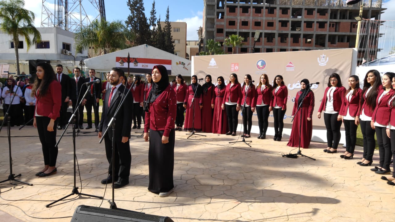 وزيرة الثقافة ومحافظ البحيرة يفتتحان معرض دمنهور الرابع للكتاب 