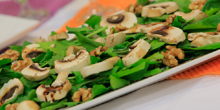 سلطة الروكا بالماشروم 