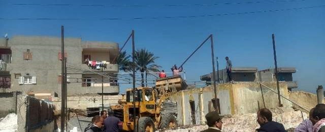 إزالة التعديات على الأراضي الزراعية والبناء بدون ترخيص بالشرقية