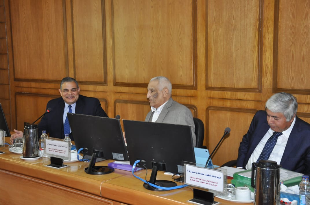 رئيس جامعة كفرالشيخ يترأس لجنة اختيارعميد كلية علوم الثروة السمكية والمصايد